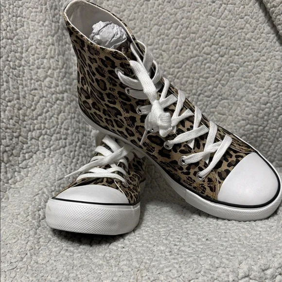 Leopard Print High-Top Sneakers - Picture 3 of 3